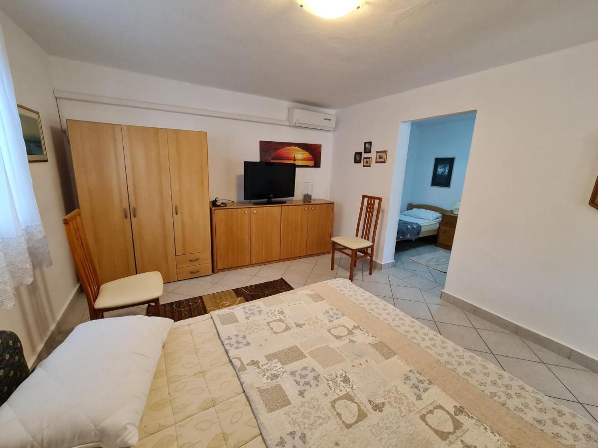 Appartamento Apartma Pina Izola Esterno foto