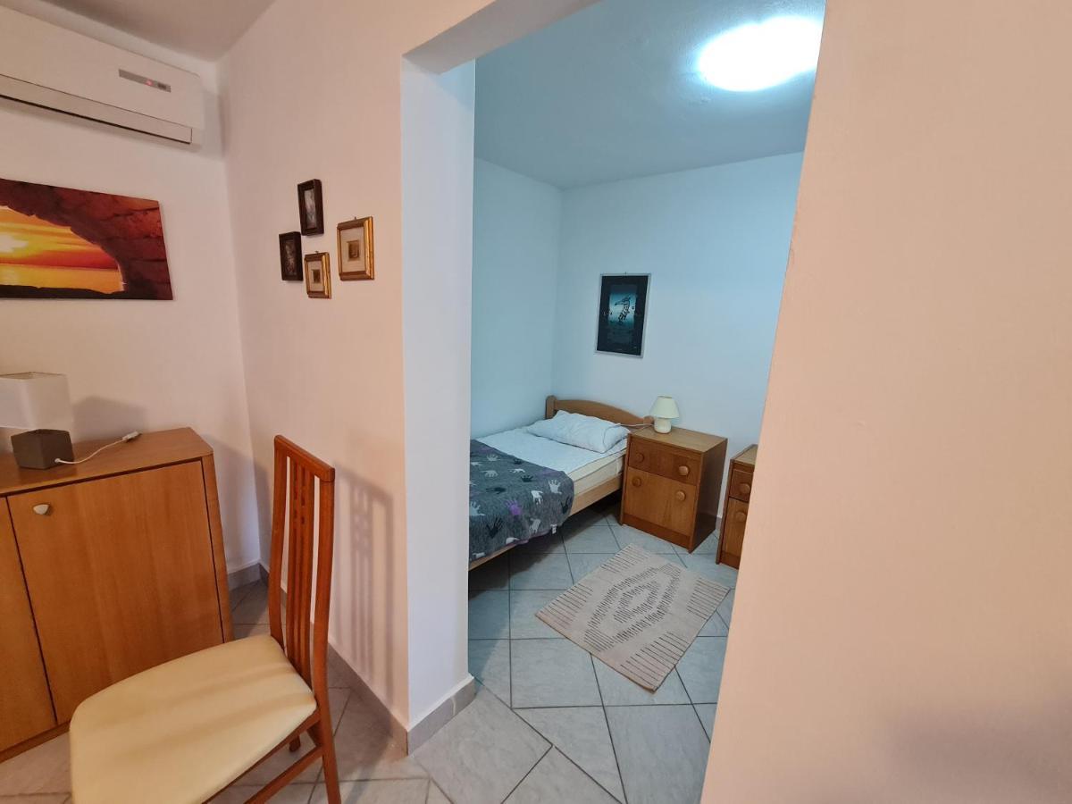 Appartamento Apartma Pina Izola Esterno foto