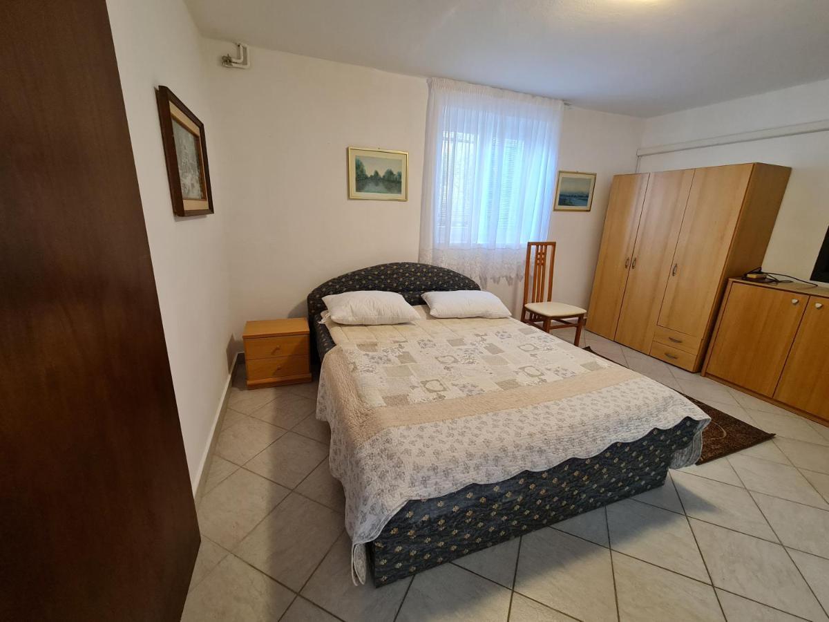 Appartamento Apartma Pina Izola Esterno foto