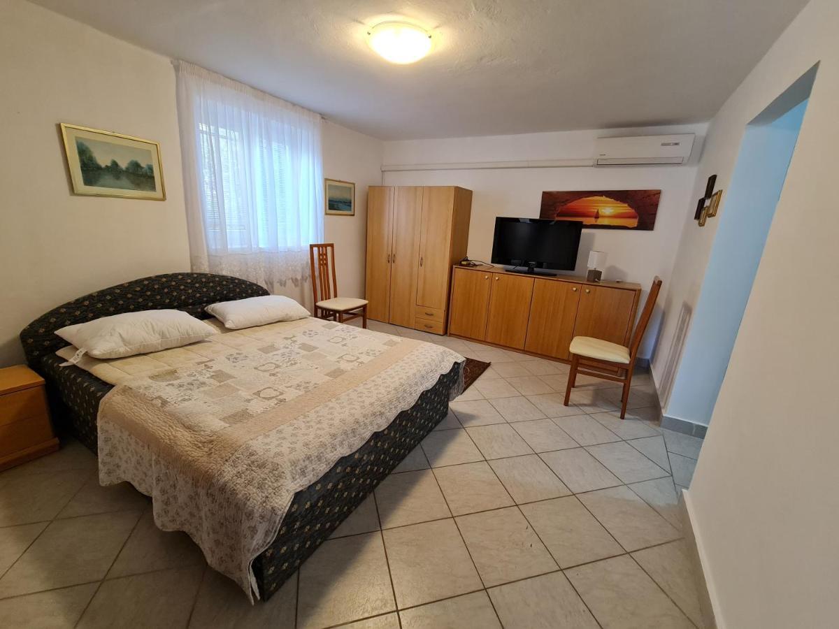 Appartamento Apartma Pina Izola Esterno foto
