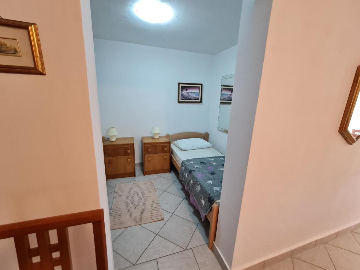 Appartamento Apartma Pina Izola Esterno foto